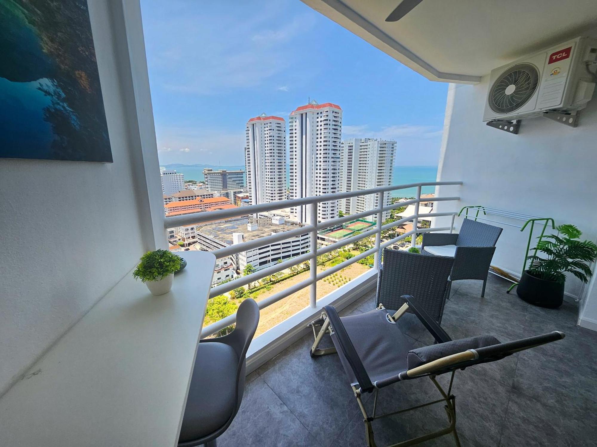 View Talay 5 Jomtien Beachfront Pattaya Esterno foto