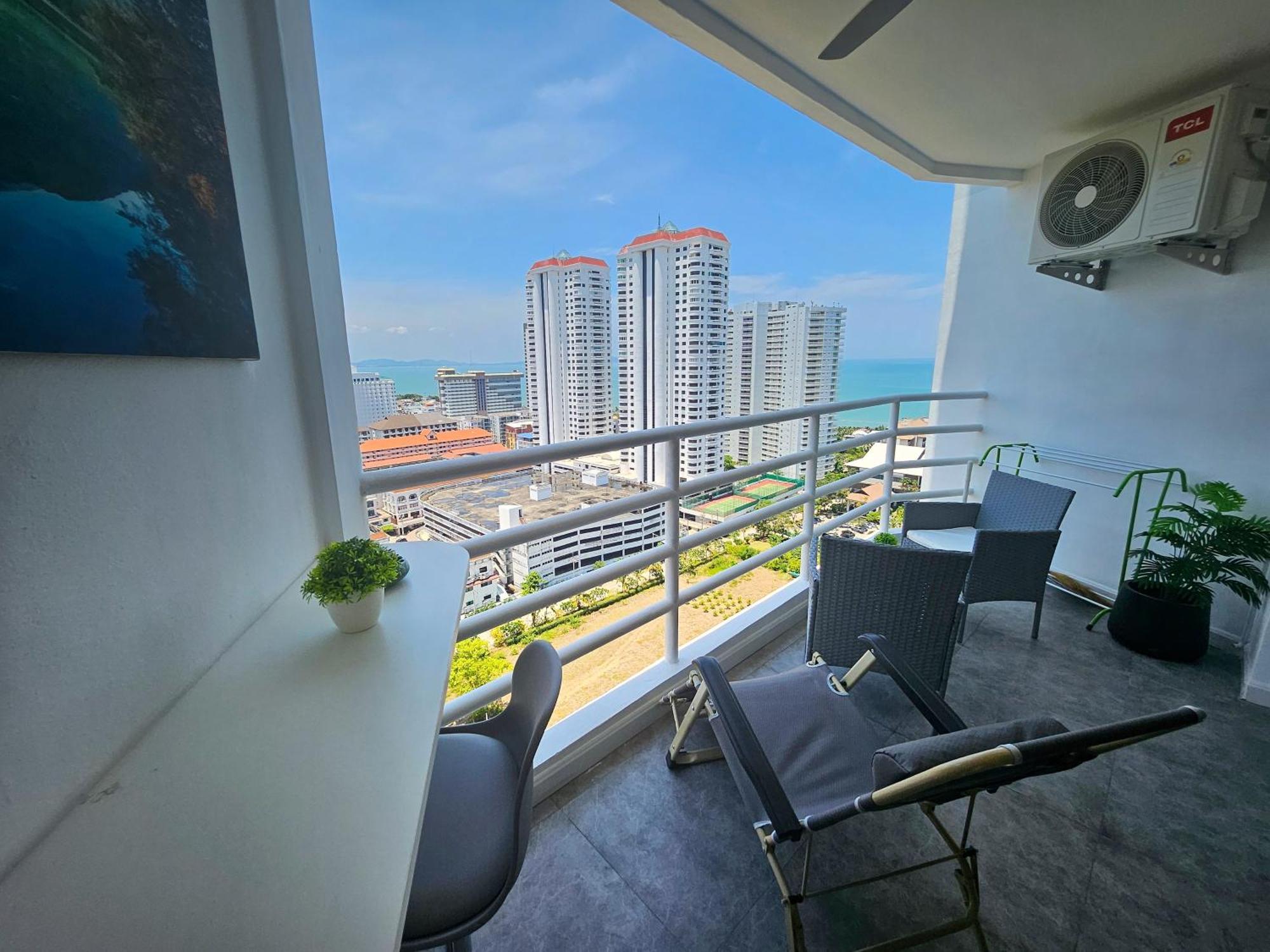 View Talay 5 Jomtien Beachfront Pattaya Esterno foto