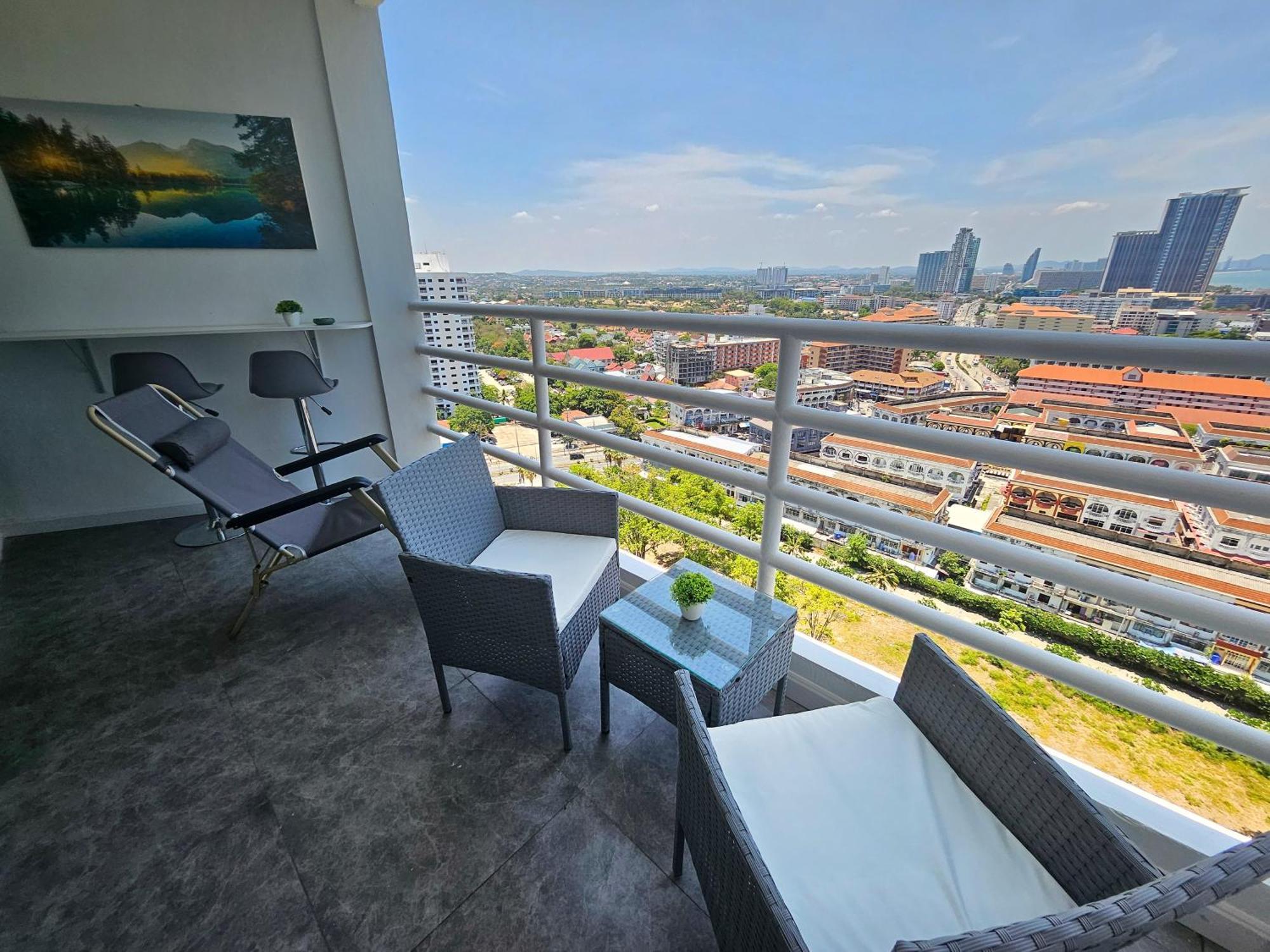 View Talay 5 Jomtien Beachfront Pattaya Esterno foto