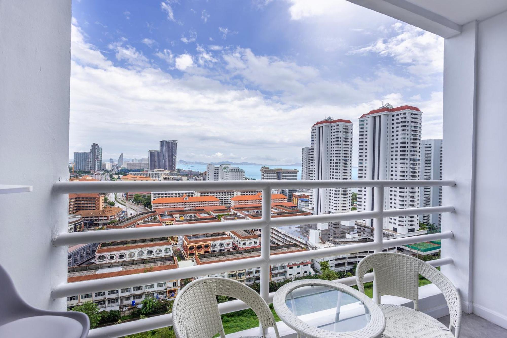 View Talay 5 Jomtien Beachfront Pattaya Esterno foto